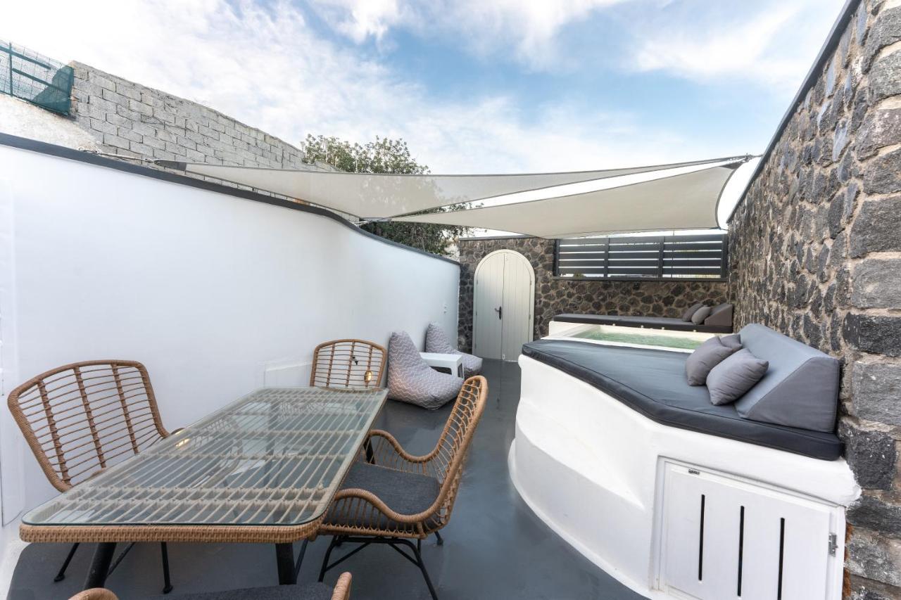 Sun Naam Home Santorini With Heated Jacuzzi 카르테라도스 외부 사진