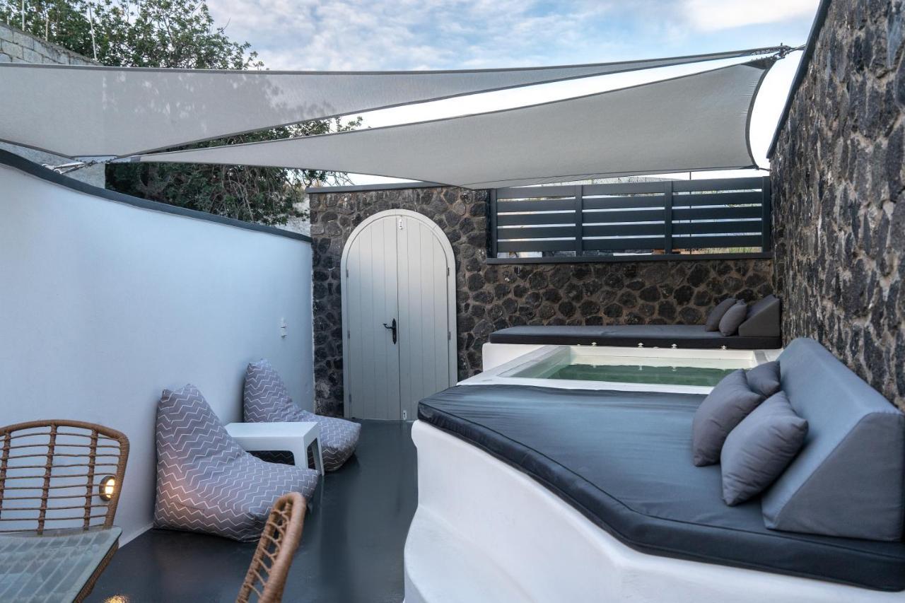 Sun Naam Home Santorini With Heated Jacuzzi 카르테라도스 외부 사진